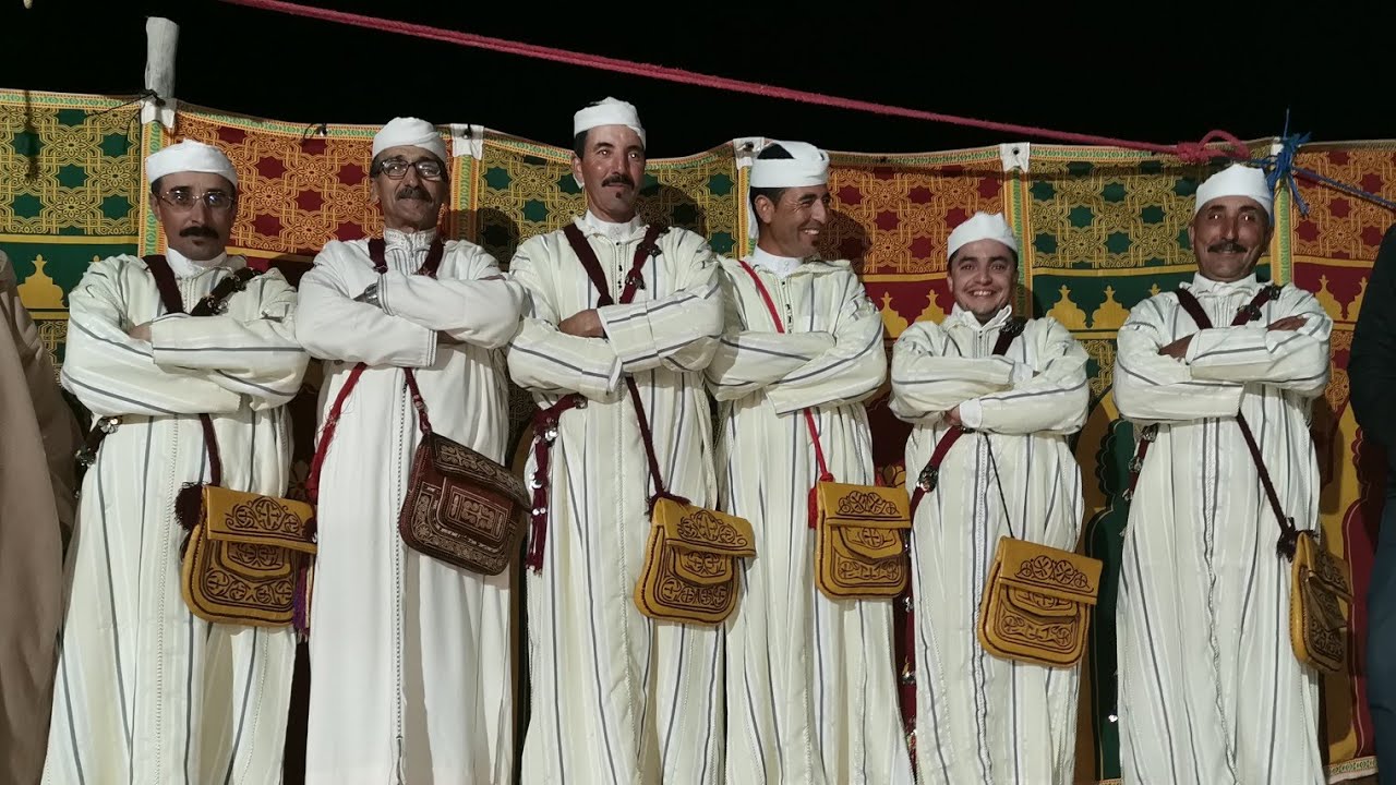 قصيدة الشاعر محند أولحسن رفقة جمعية ايت بن علي 04/11/23 زاوية بوكرين المنزل #تايفارت #آيت_وراين
