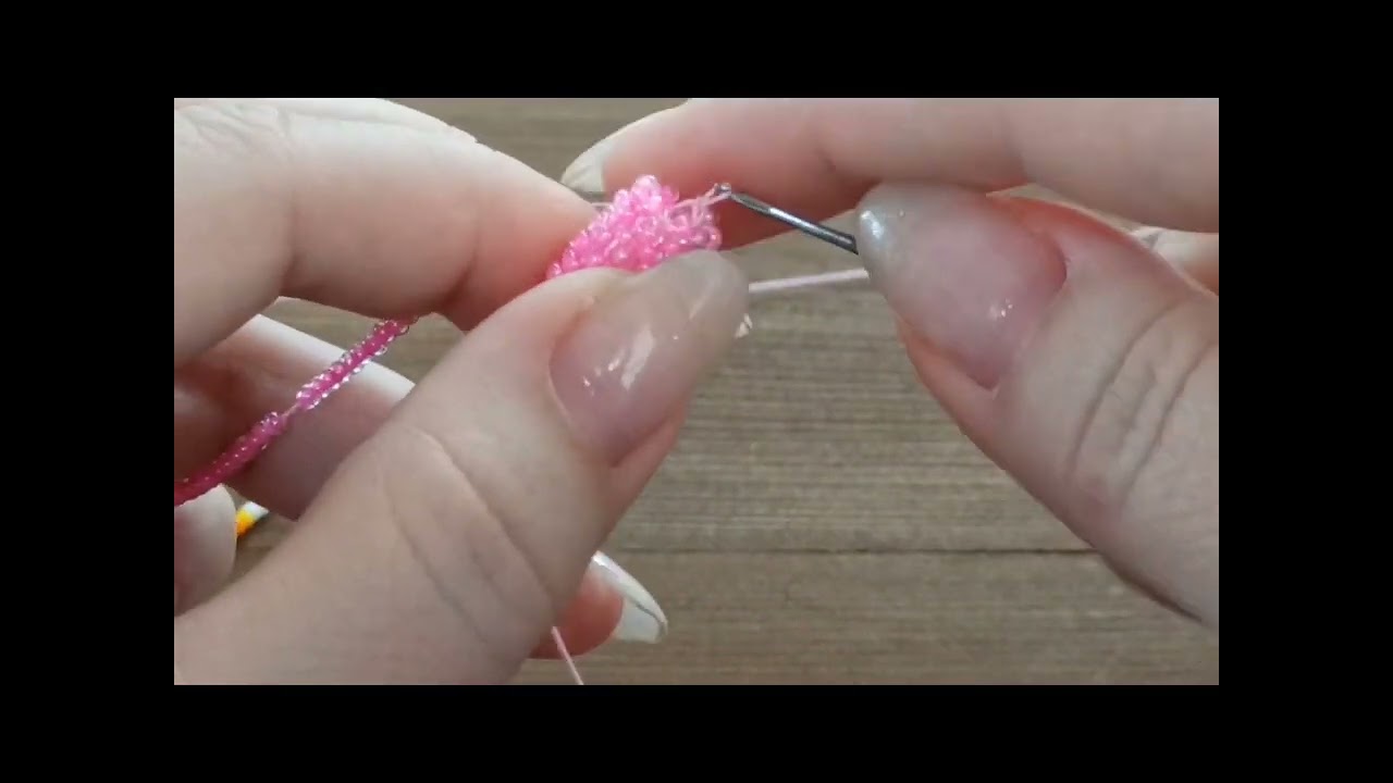 Beaded set of choker and 2 inches earrings
