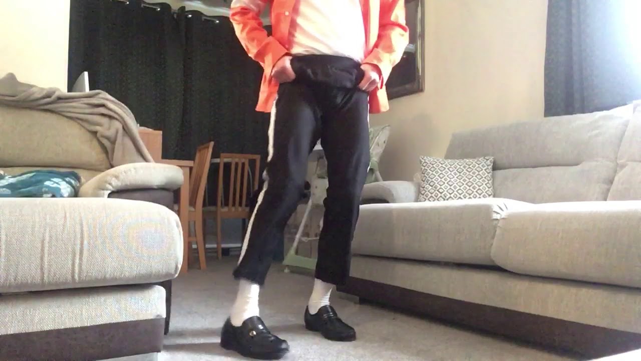 Michael Jackson’s (Foot-Shuffle) How to do it!