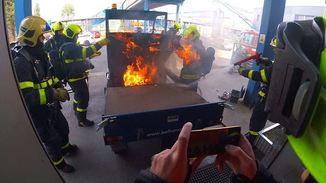 HZS SŽDC, JPO Ostrava, Požár nádražního vozíku, 27.5. 2019