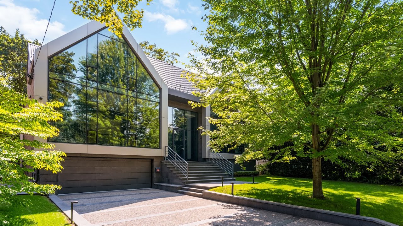 For Sale | 130 Riverview Drive, Toronto