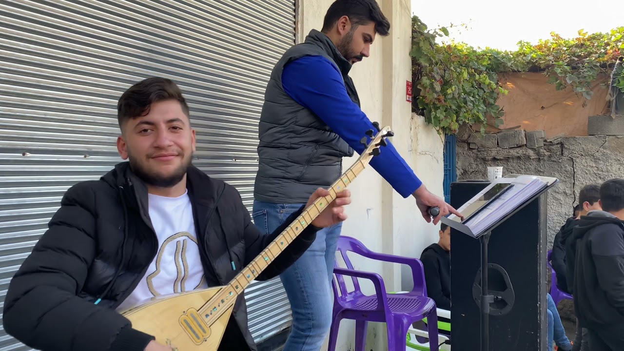 Hamza Özer & Bağlamacı Yılmaz - Hilal Mahallesi (Le Câne / Delilim Loy Loy )