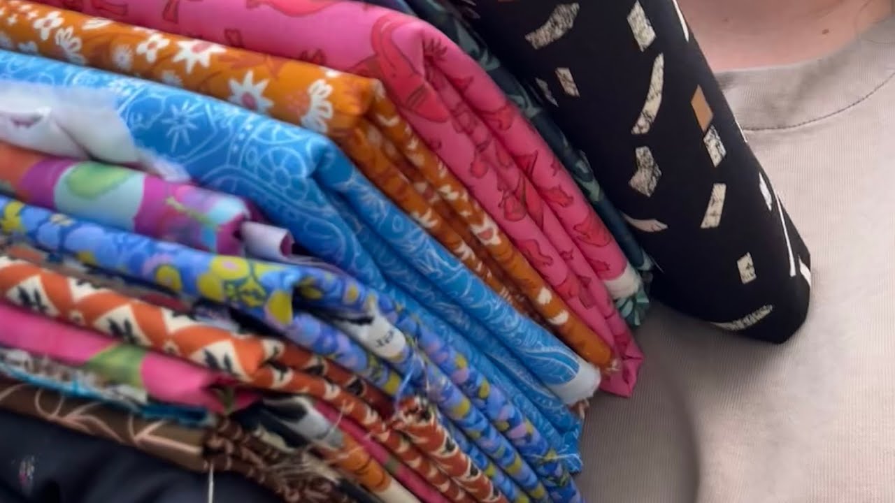 HUGE fabric sale, take a look at what I bought! St. Petersburg, FL quilt fabric shopping haul