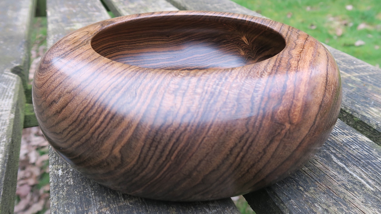 Woodturning a Bocote Bowl