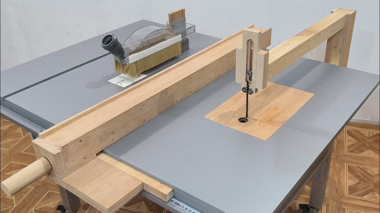 DIY Jigsaw table.