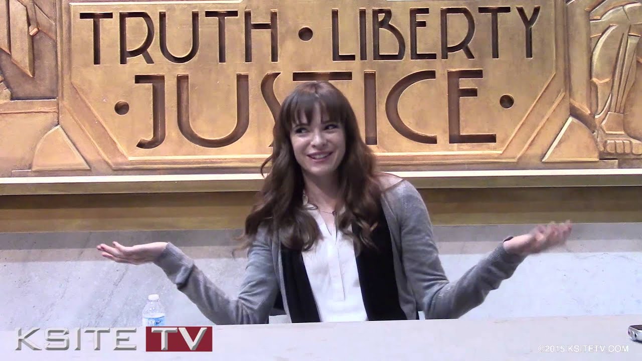 The Flash on Set: Danielle Panabaker Interview - Caitlin Snow