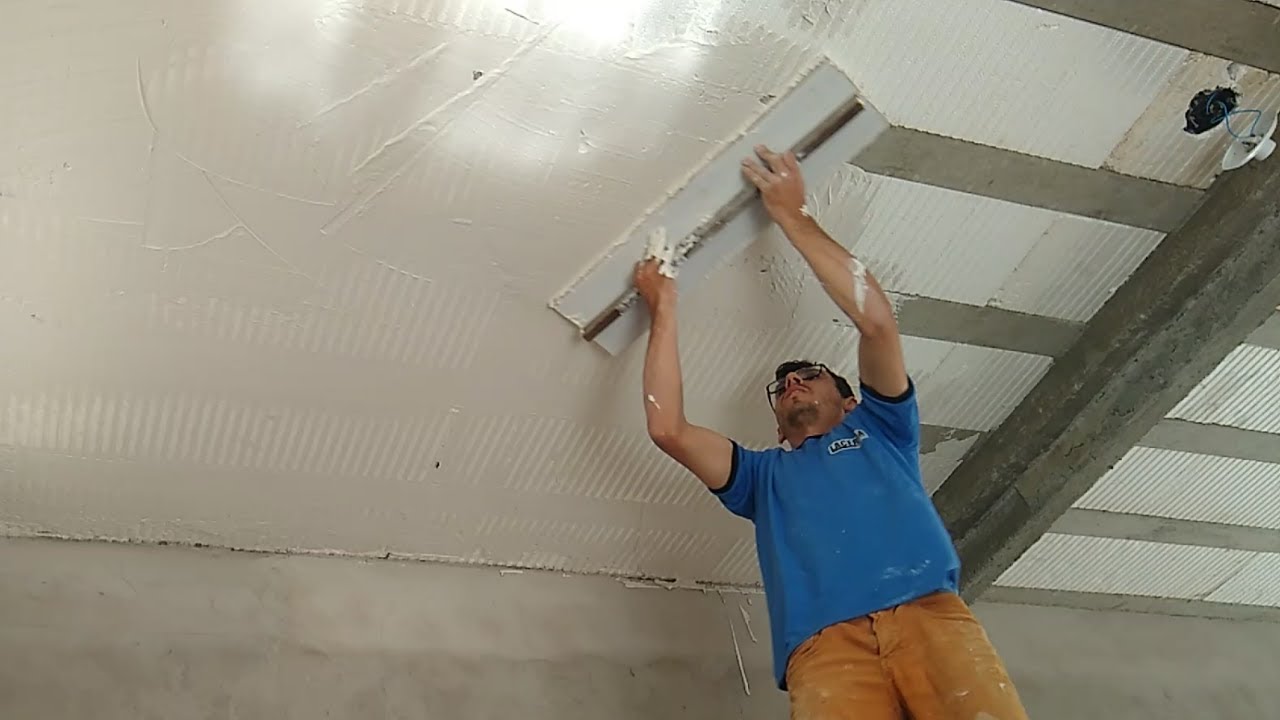 REBOCO DE GESSO NA LAJE DE ISOPOR. COMO FAZER GESSO LISO
