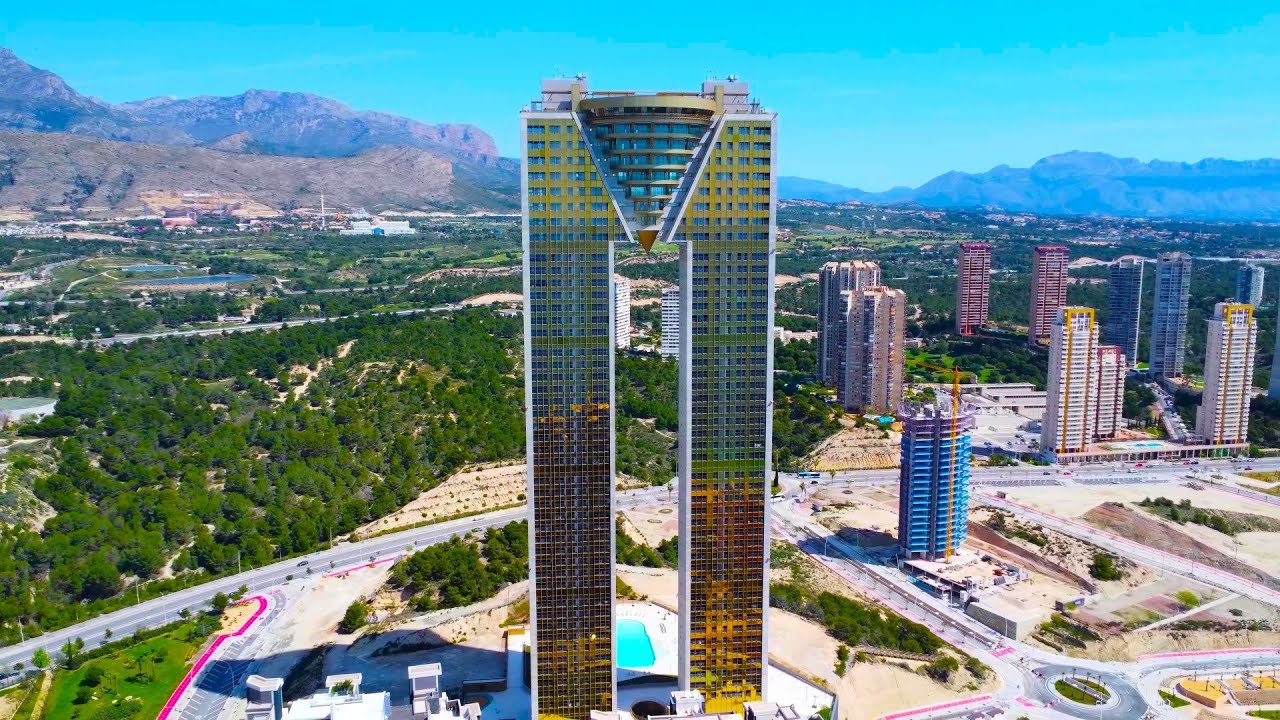 [4K] Benidorm Drone Flight | 2 Biggest Skyscrapers