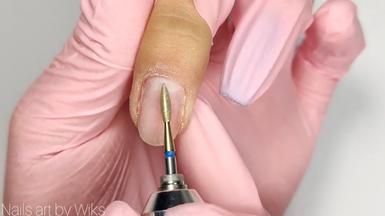 Usunięcie starej stylizacji oraz opracowanie skórek frezami IQNails. |Nails art by Wiks