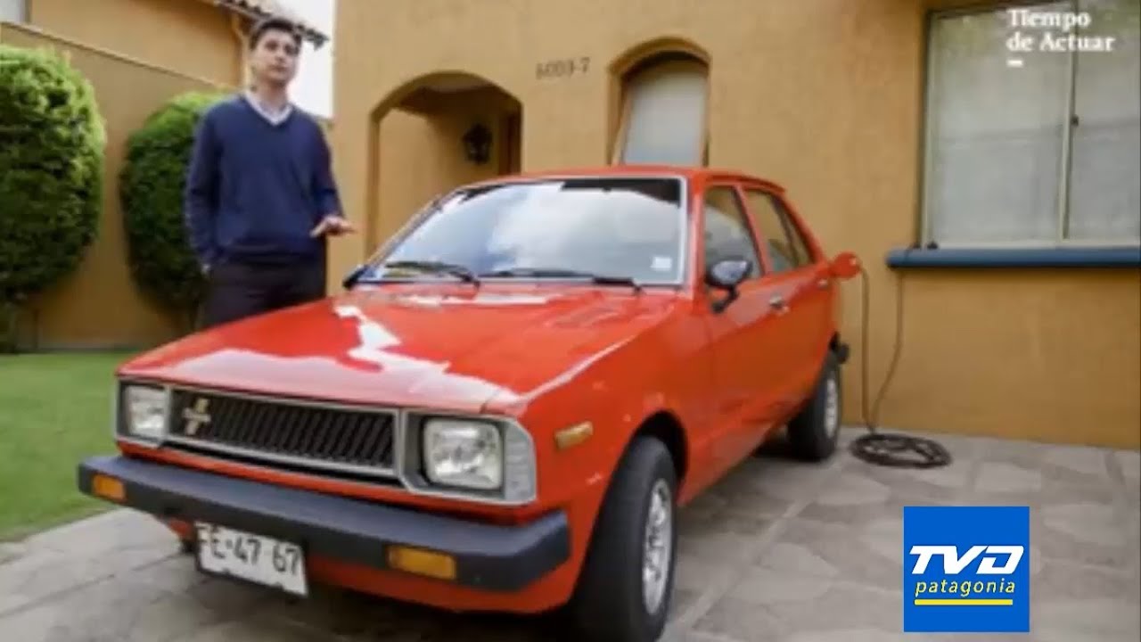 Chileno le sacó el motor a su antiguo auto Charade G20 y lo convirtió completamente a eléctrico