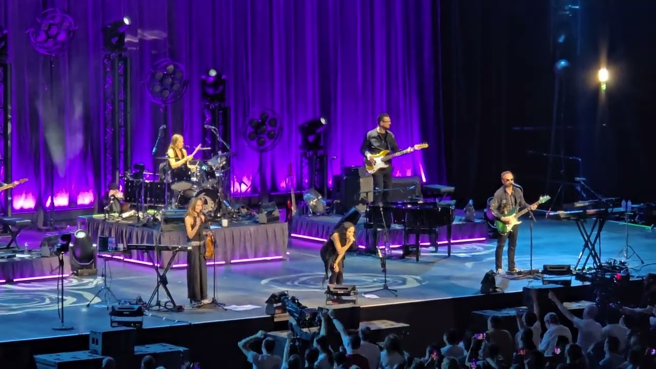The Corrs - Breathless ( The O2 arena - 20th Nov 2024)