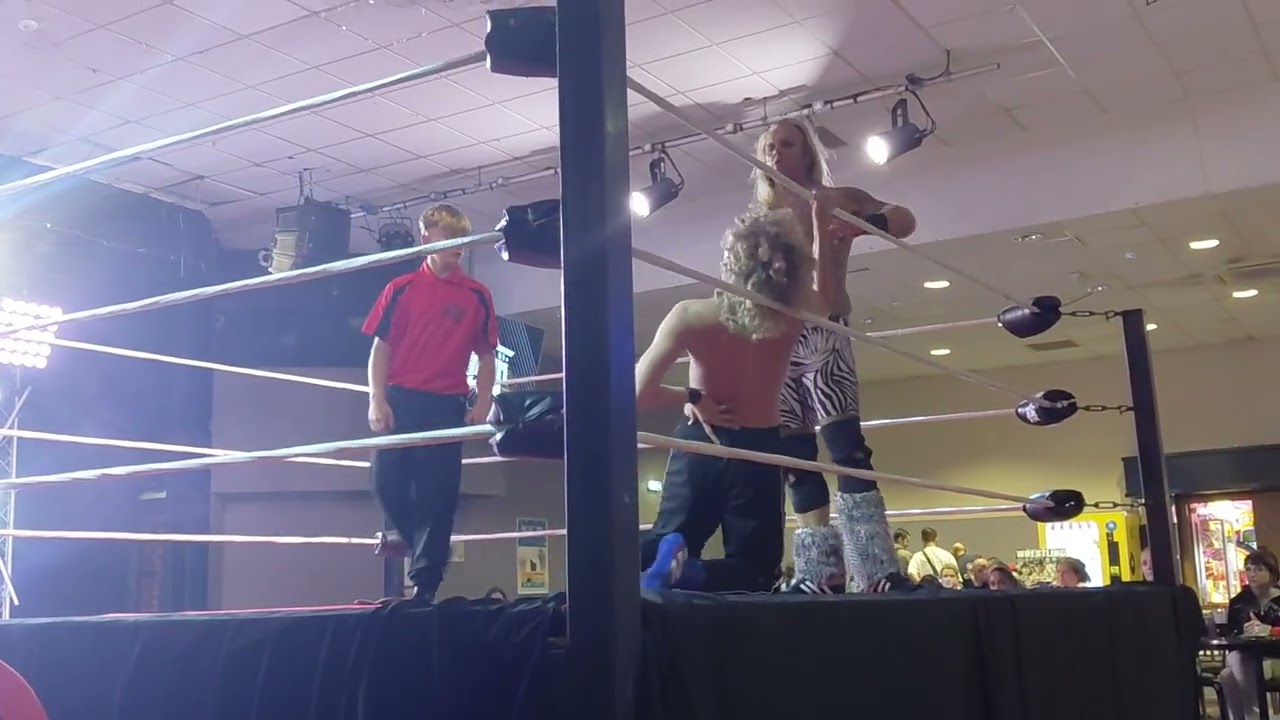 Crazy Ashley at Clacton-on-Sea Live music Performances concert bands Entertainer wwe wrestling 