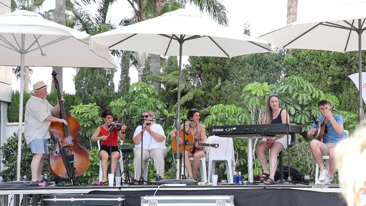 Carter on the Costa 2024 - Tully & Friends, joined by Paddy Treacy known as Banjo Paddy - Live