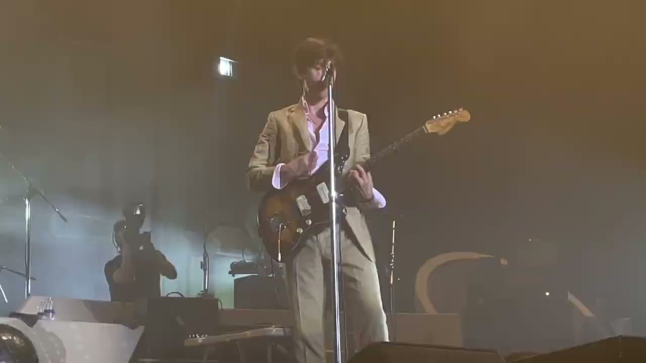 Arctic Monkeys - I Bet You Look Good On The Dancefloor @ zorlu psm 09.08.2022