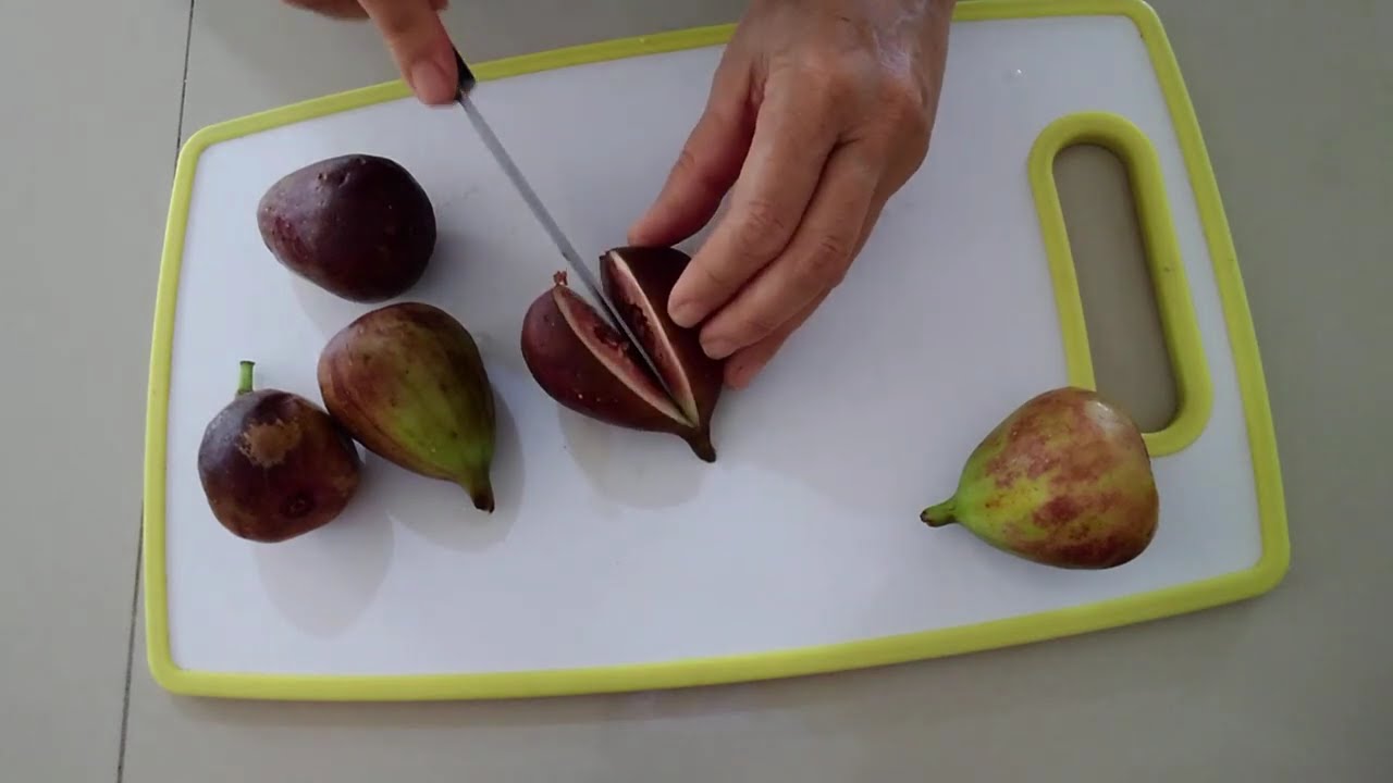Se você não come não sabe o que está perdendo essa é uma fruta saborosa o figo