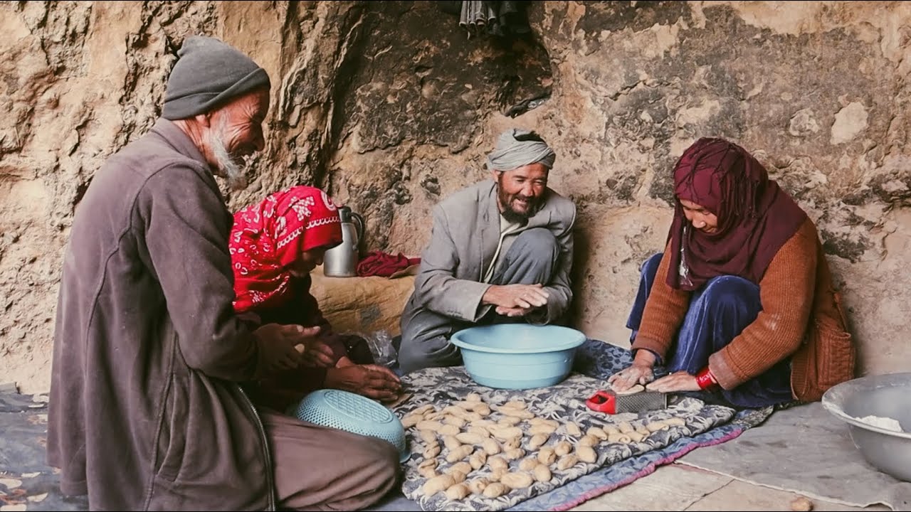 Cave-Dwelling Couples: Living Like It's 24 BC