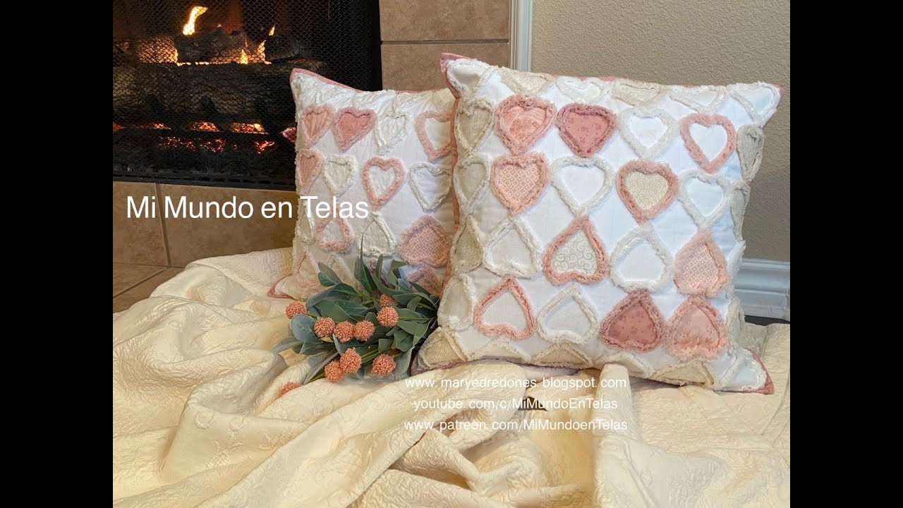 Cojín de Corazones con Chenille