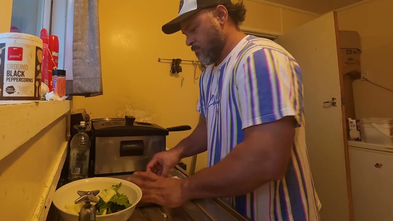 Cooking lunch on Friday #fypシ #islandfood #samoa 
