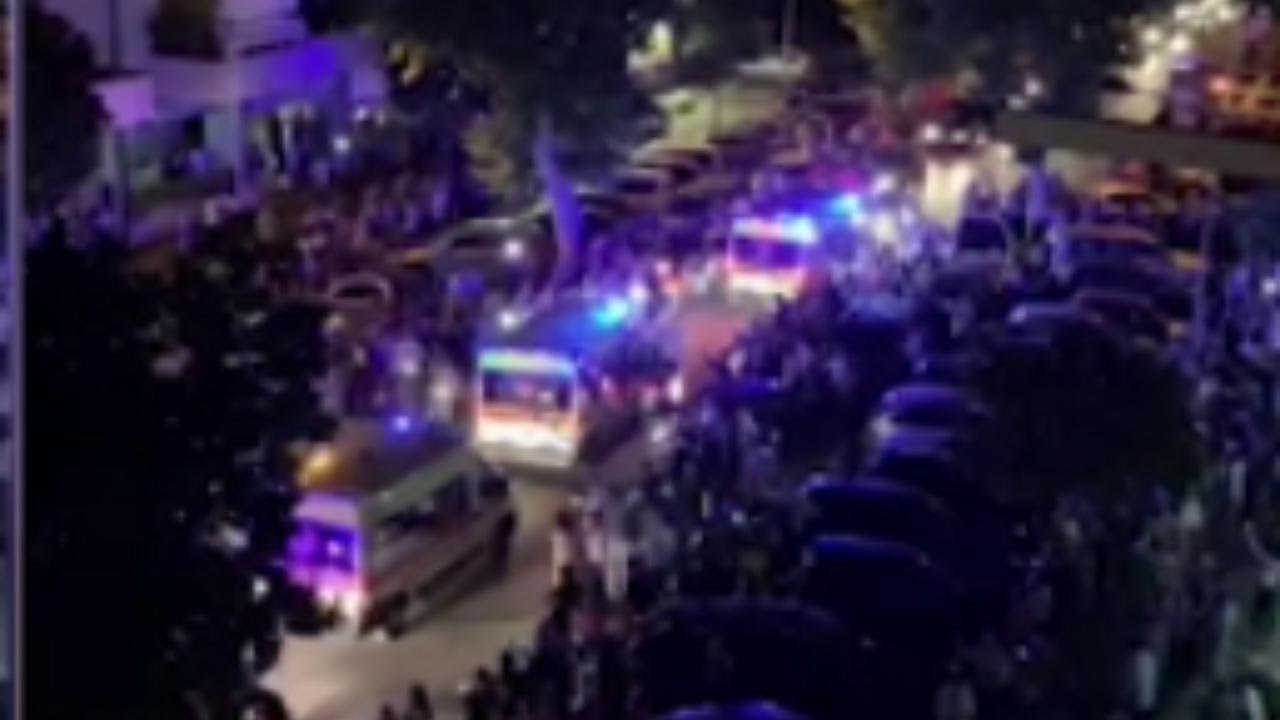 Elezioni, corteo di ambulanze per festeggiare la vittoria di Franco Alfieri a Capaccio Paestum