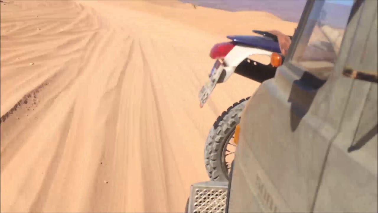 Mercedes Benz 508 608 in sand desert morocco