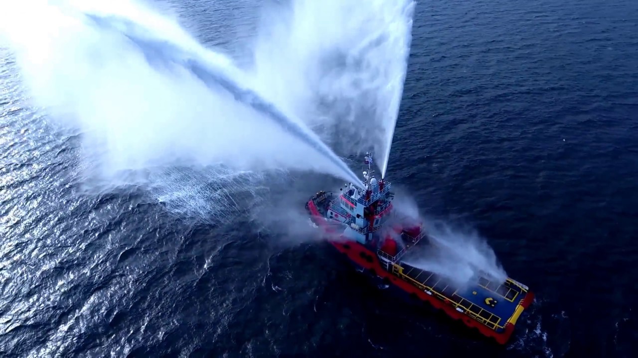 STG PANTOKRATOR FiFi and oil-boom deployment test
