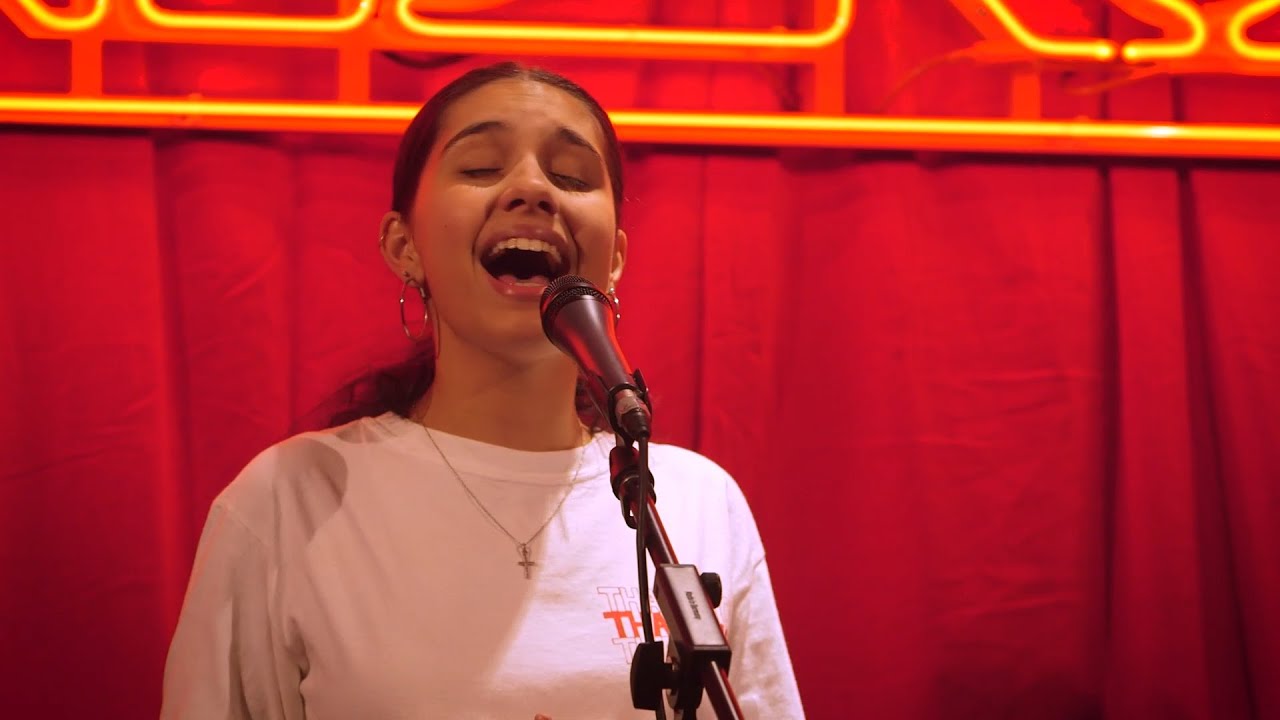 Alessia Cara - Growing Pains (Live in Australia)