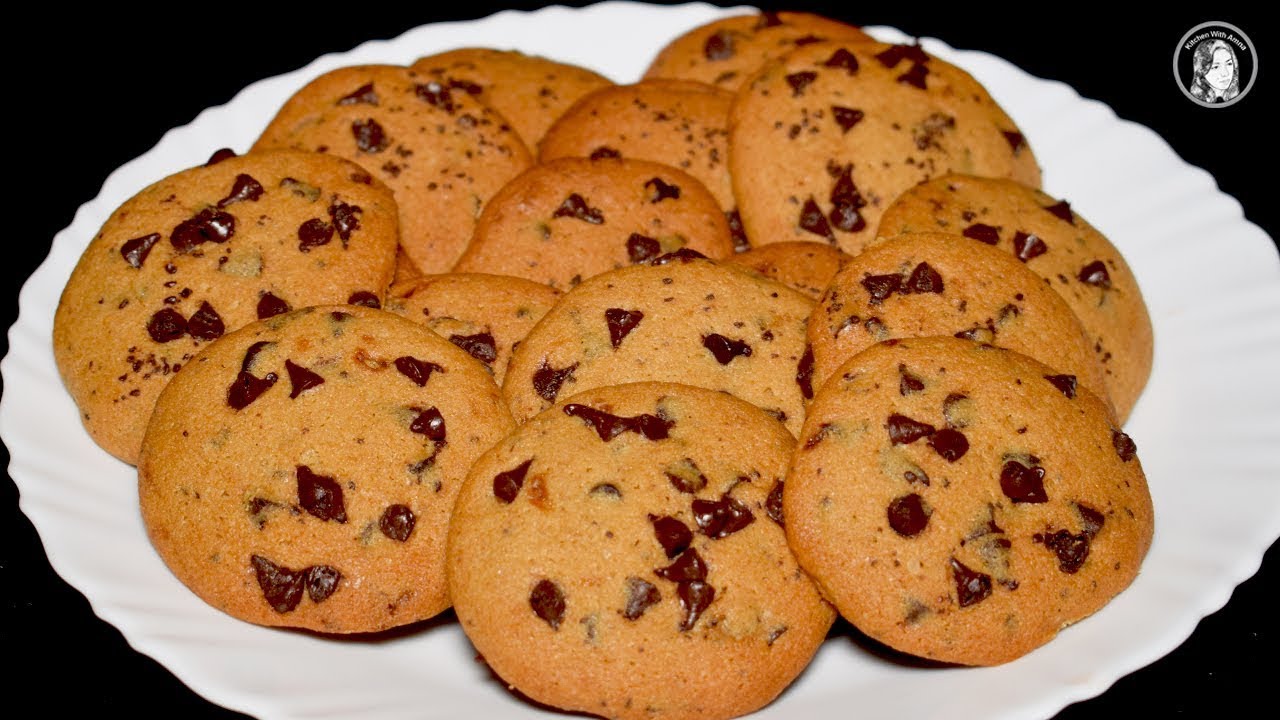 Easy Chocolate Chip Cookies by Kitchen With Amna