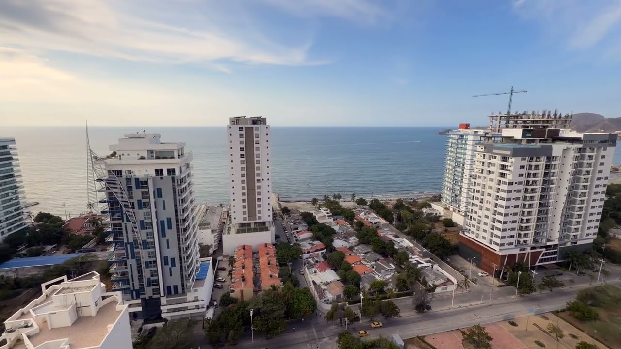 Flat to Let in Salguero Sunset – 21st Floor!