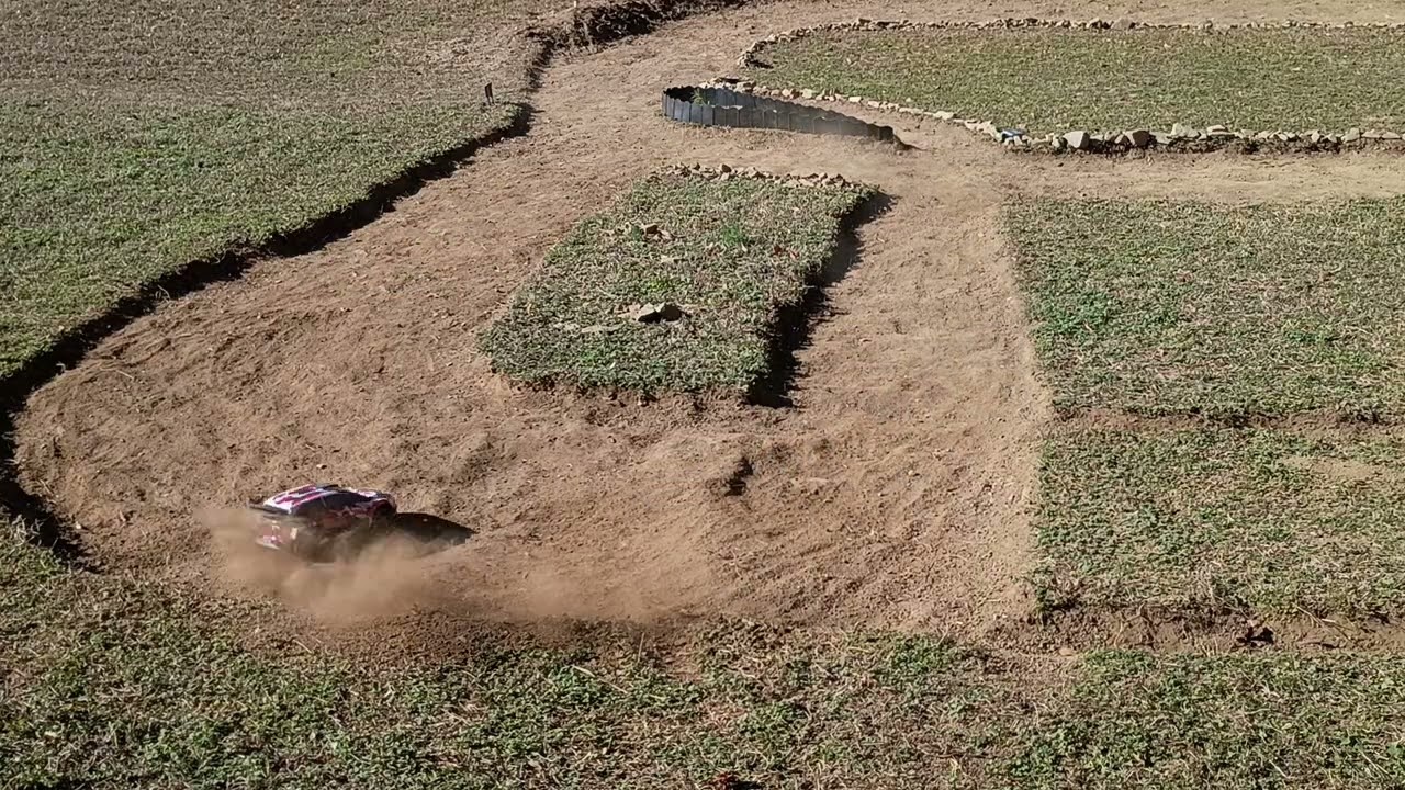 #DikaveyRX12RocketSS playing on the bottom left corner of my track still getting a feel for it.