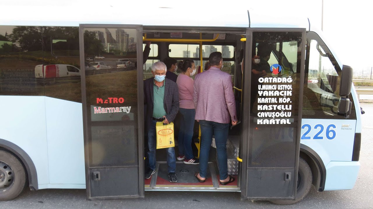 Kartal'da fazla yolcusu olan minibüsün sürücüsü: Yolcular zorla biniyor