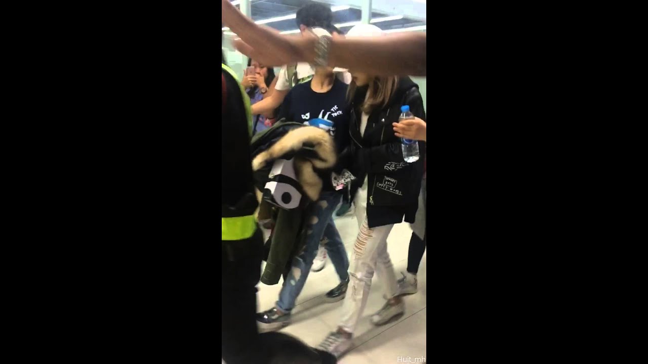 [Fancam] 160228 Apink at Suvarnabhumi Airport (720p)