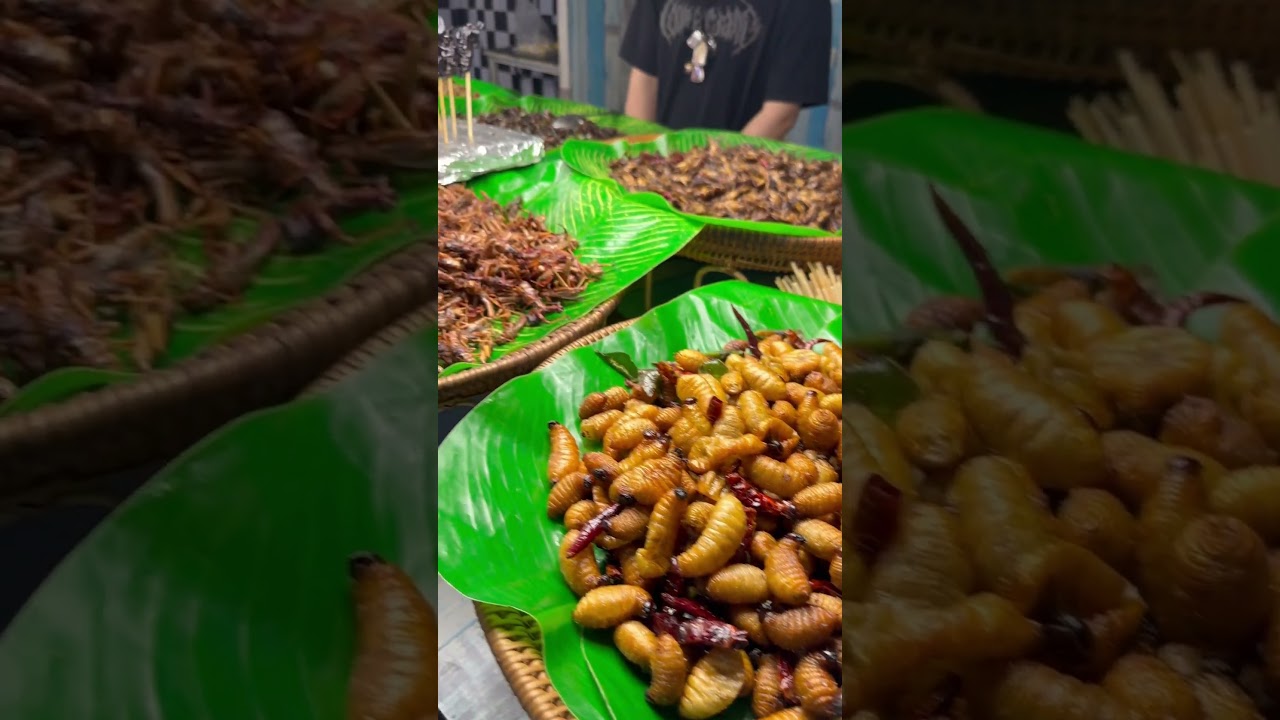 Fried fat worm #bangkok #streetfood #joddfairs