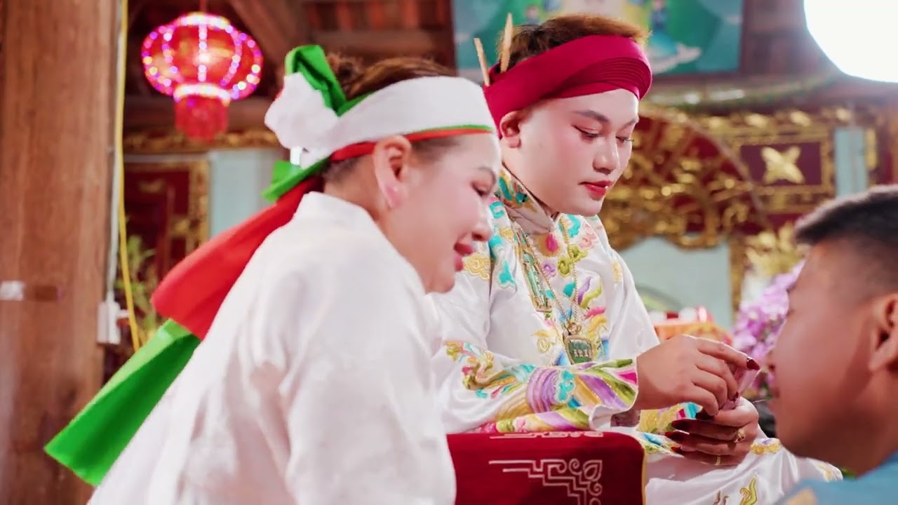 Thanh đồng NGUYỄN ĐĂNG CHUNG Khai Hồ Mở Phủ cho Tân Đồng CAO THỊ HỒNG tại ĐỀN CÔ TÁM ĐỒI CHÈ