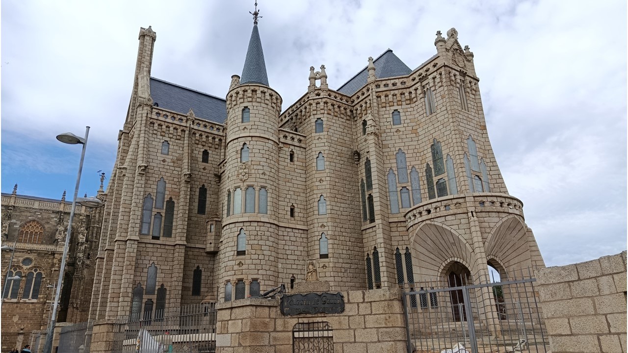 Palacio Episcopal de Astorga (España)