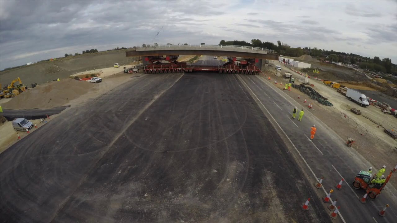 Timelapse of new Bar Hill bridge being moved into place on A14