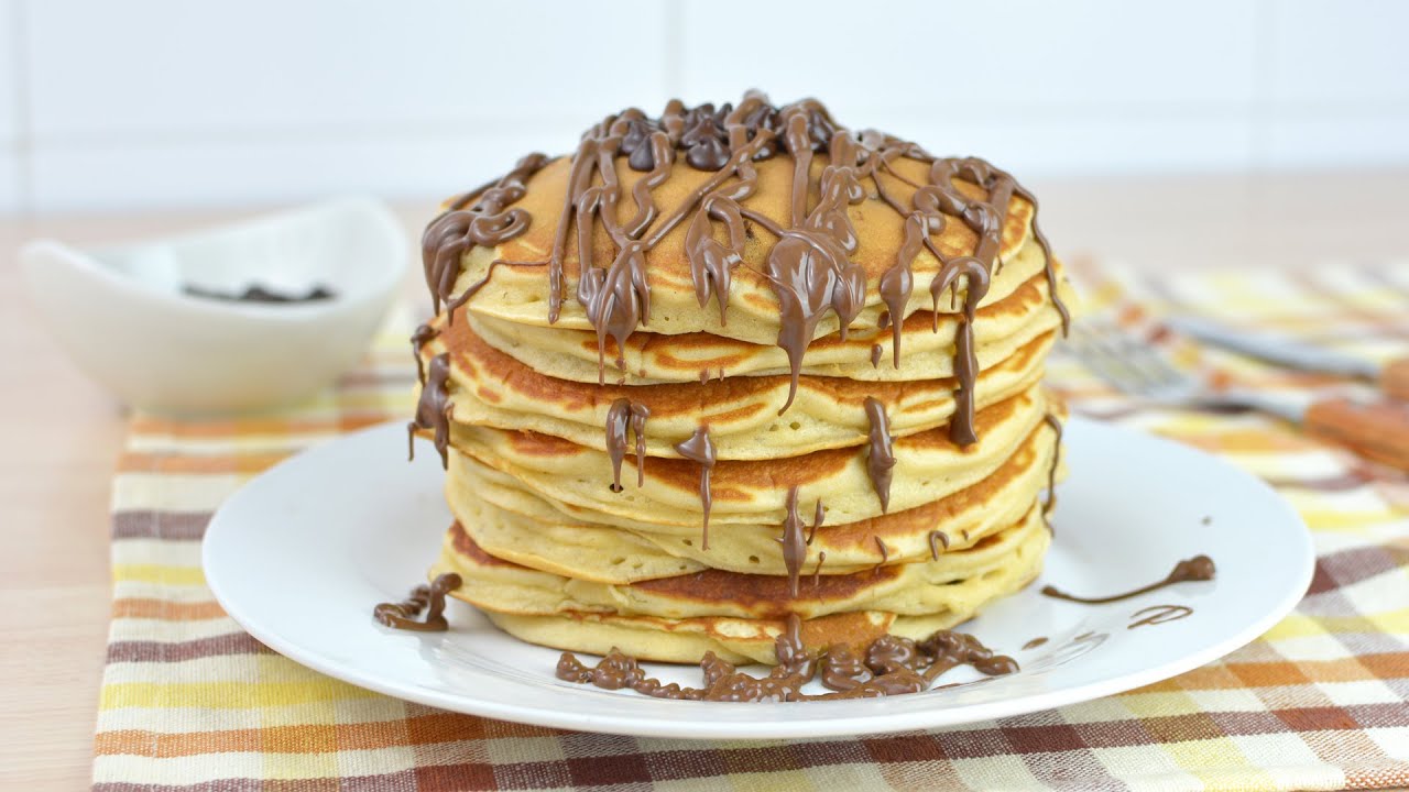Tortitas Americanas Esponjosas Rellenas de Chocolate | Receta Fácil de Pancakes (Hot cakes)