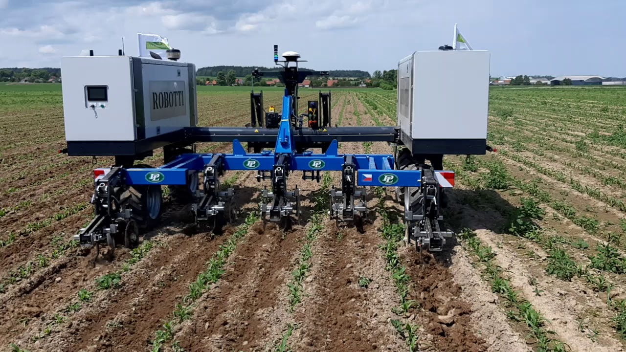 Agrointelli Robotti plečkování Dolní Újezd u Litomyšle (4. 6. 2020)