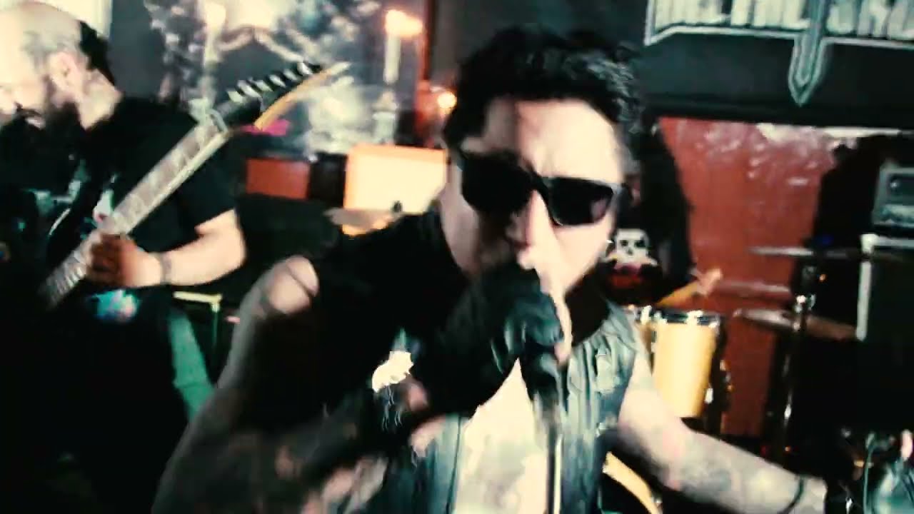 Metal Skull - Cabellos de Fuego (Video Oficial)