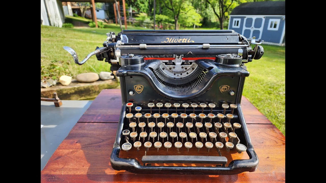 Olivetti M40 Typewriter _ 129405 _ 1934