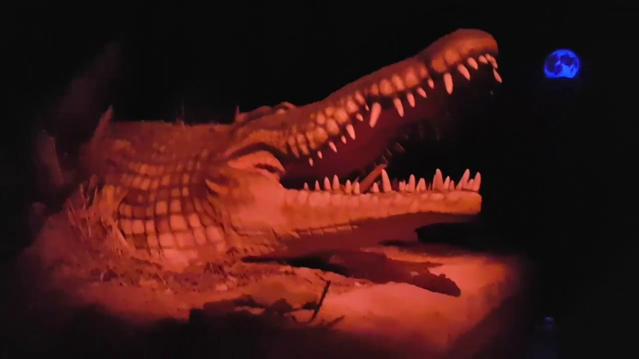 DINOSAURIOS: un d&iacute;a en Din&oacute;polis | Emoci&oacute;n, miedo y diversi&oacute;n caminando entre dinosaurios