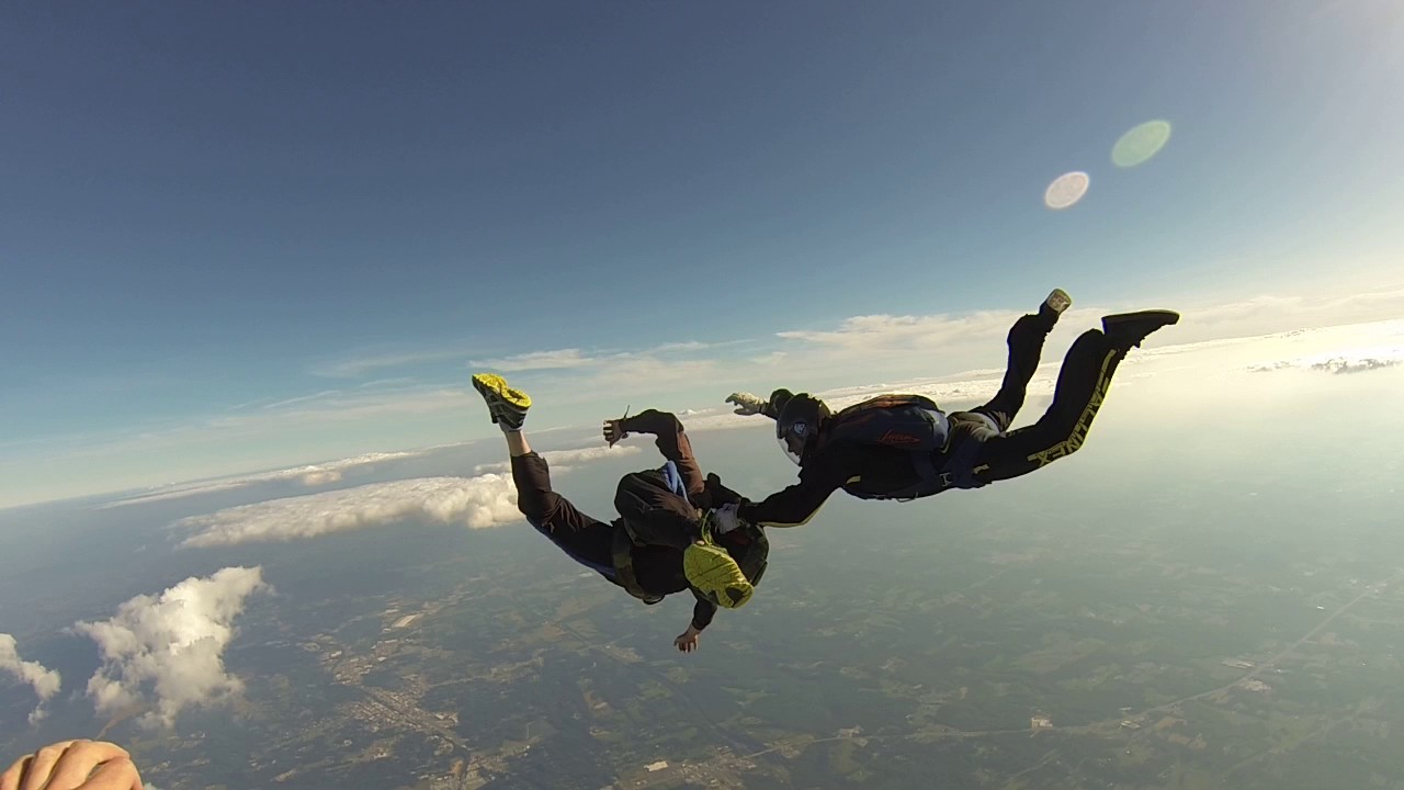 Skydive Fail instructor saves students life