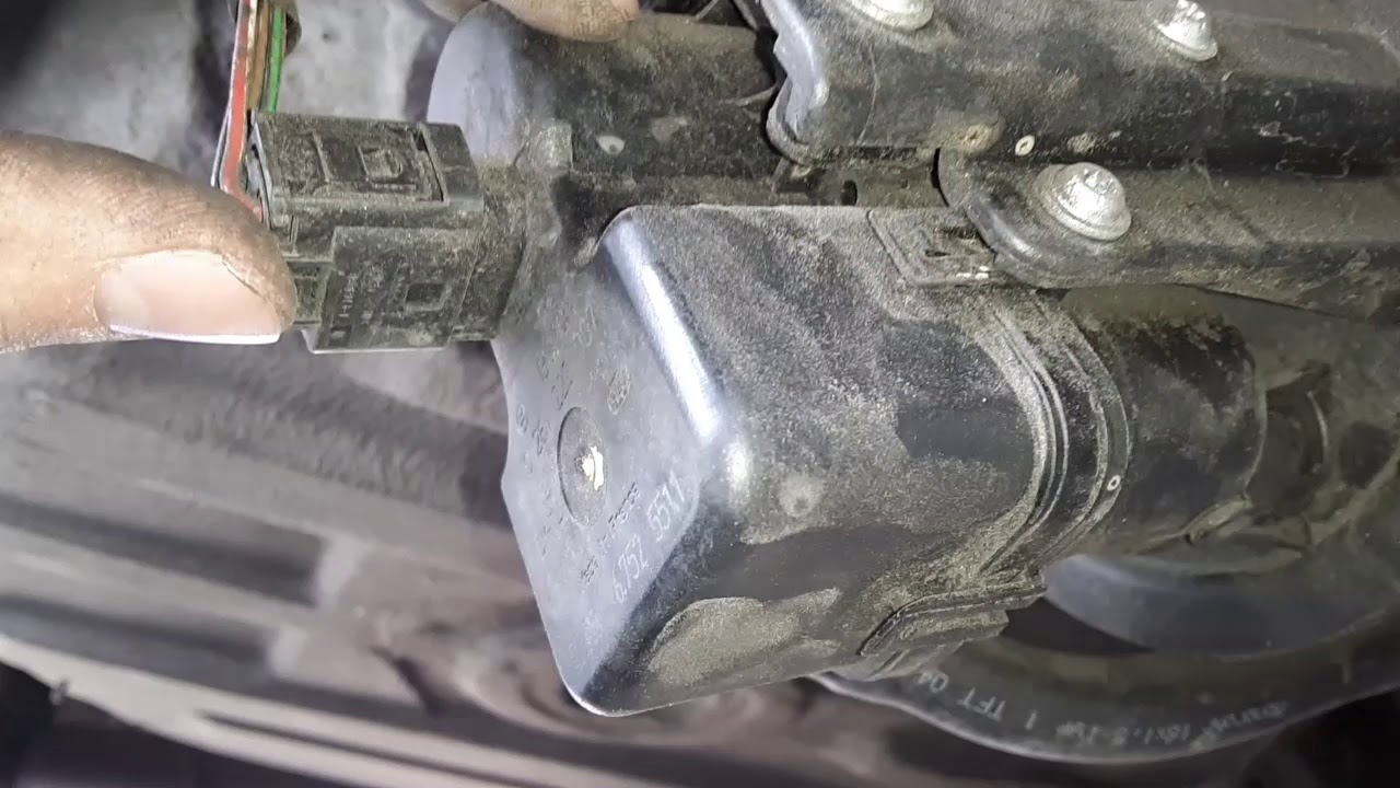 BMW E46 how to replace Diagnostic Module Tank Leak DMTL (Detection Pump) DIY