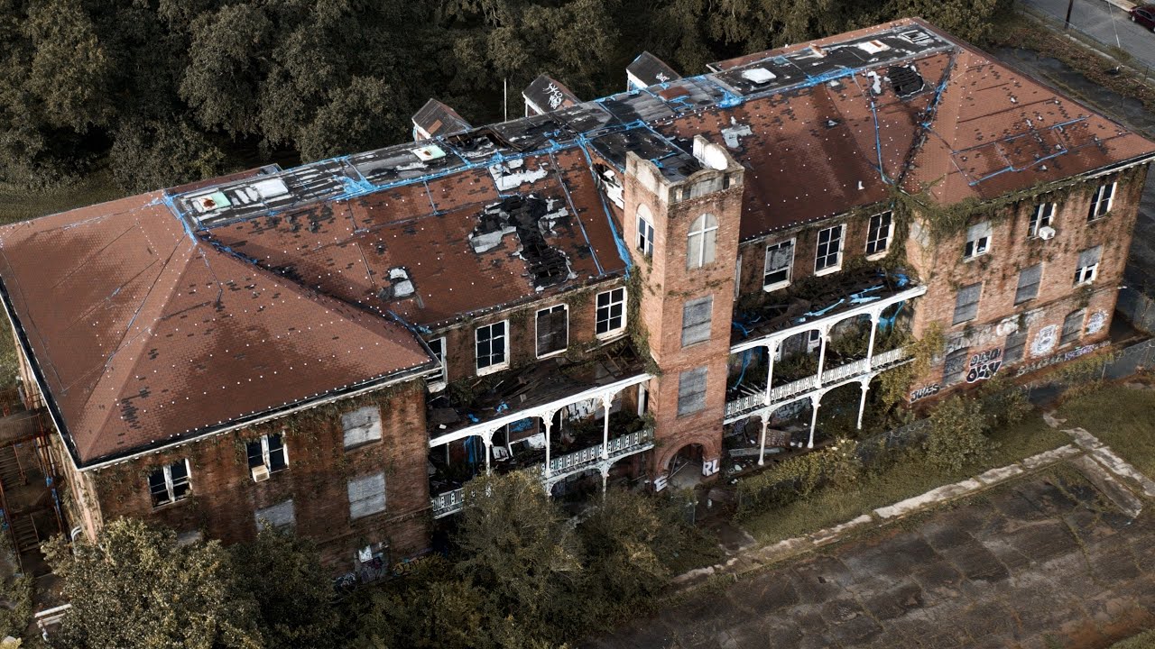 Abandoned school New Orleans