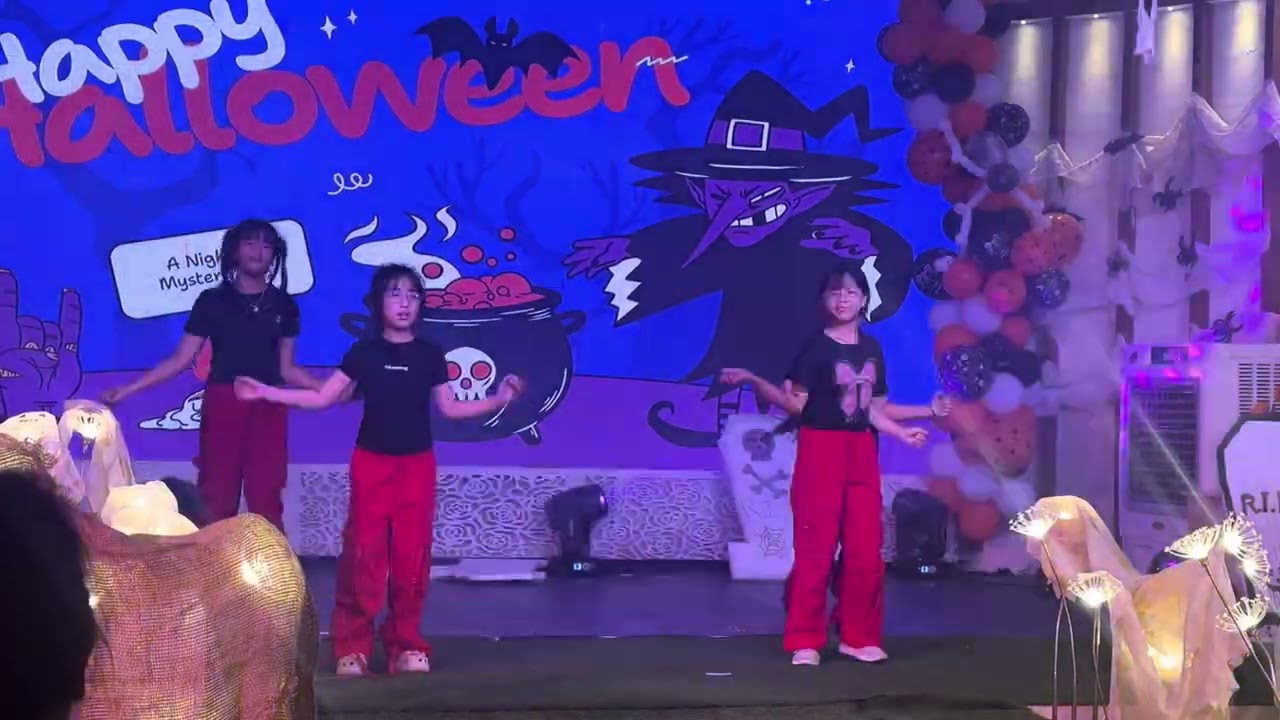 HalloWeen 2025 - Suri Hải My múa biểu diễn