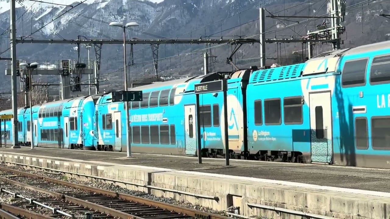 Le TER 883209 arrive ce 7 février à 11h37 en gare d’Albertville arrivant de Lyon et en direction …..