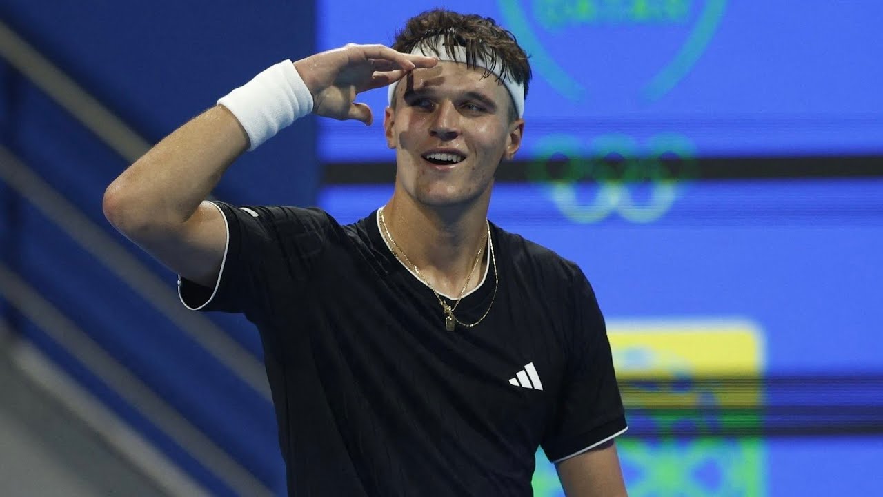 Jakub Mensik vence Alexei Popyrin e avança as quartas de final do ATP 500 de Dubai 