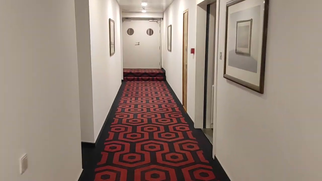 Королева Елизавета 2 часть 1. Прогулка по лайнеру