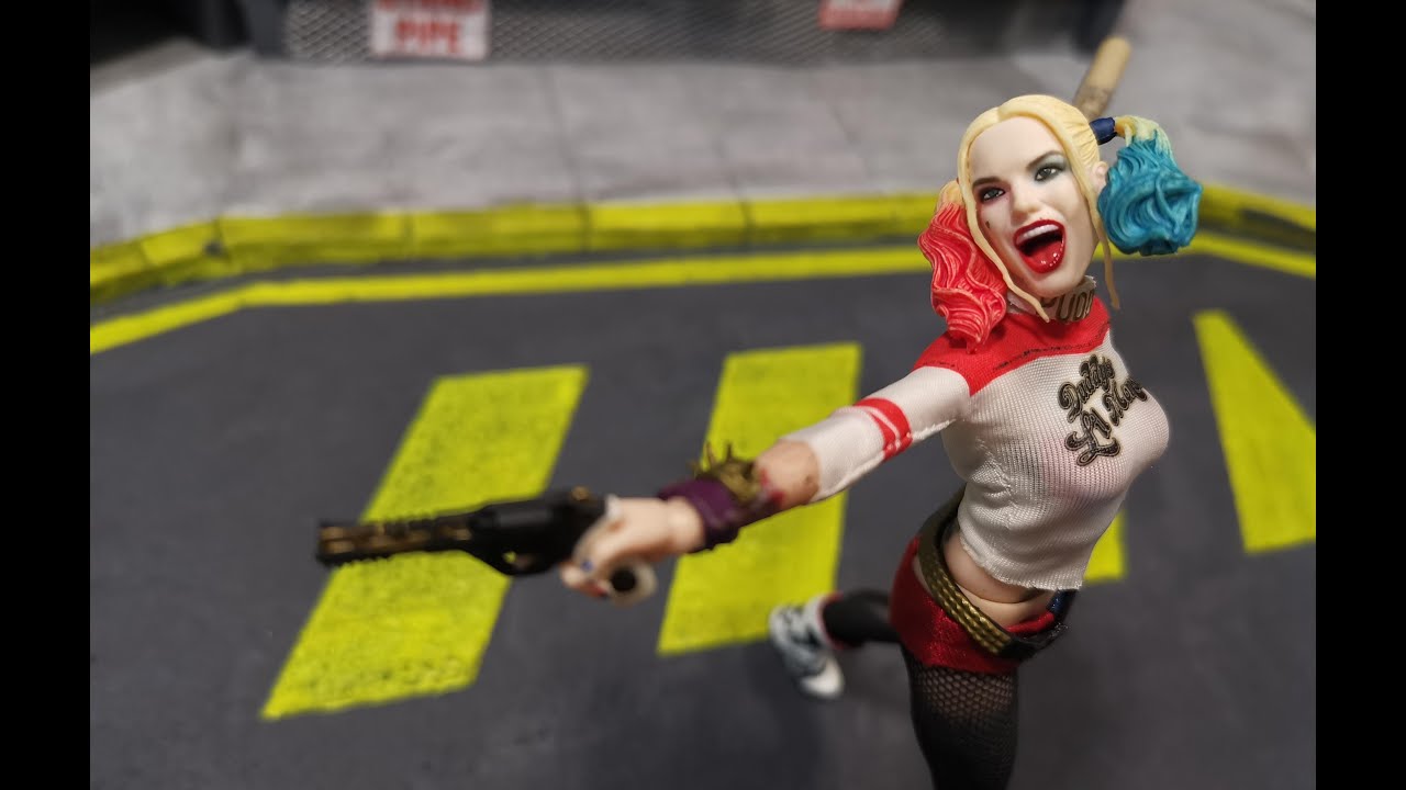 Unboxing Mezco ONE:12 DC Comics Harley Quinn Suicide Squad REVIEW
