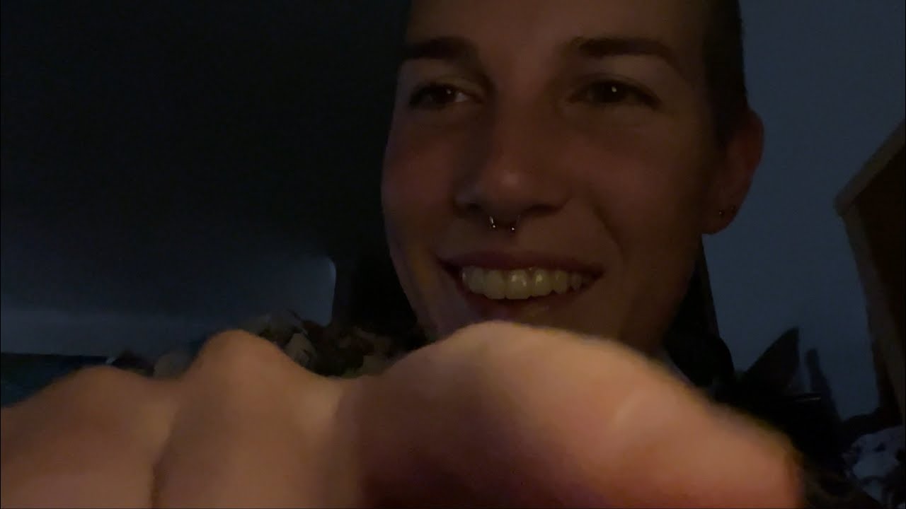 Close hand movements & sleepy rambling (asmr)