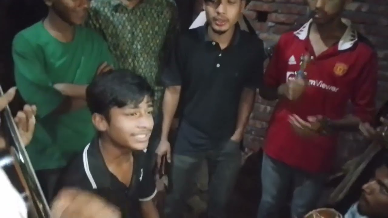 ও ভাই মনাই সওদাগর তোমার কোথায় বাড়ি ঘর,,,,,অনেক সুন্দর একটা গান সবাই লাইক কমেন্ট শেয়ার করবেন ধন্যবাদ 